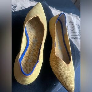The Rothy Point slip on flats ⭐️ Size 8.5